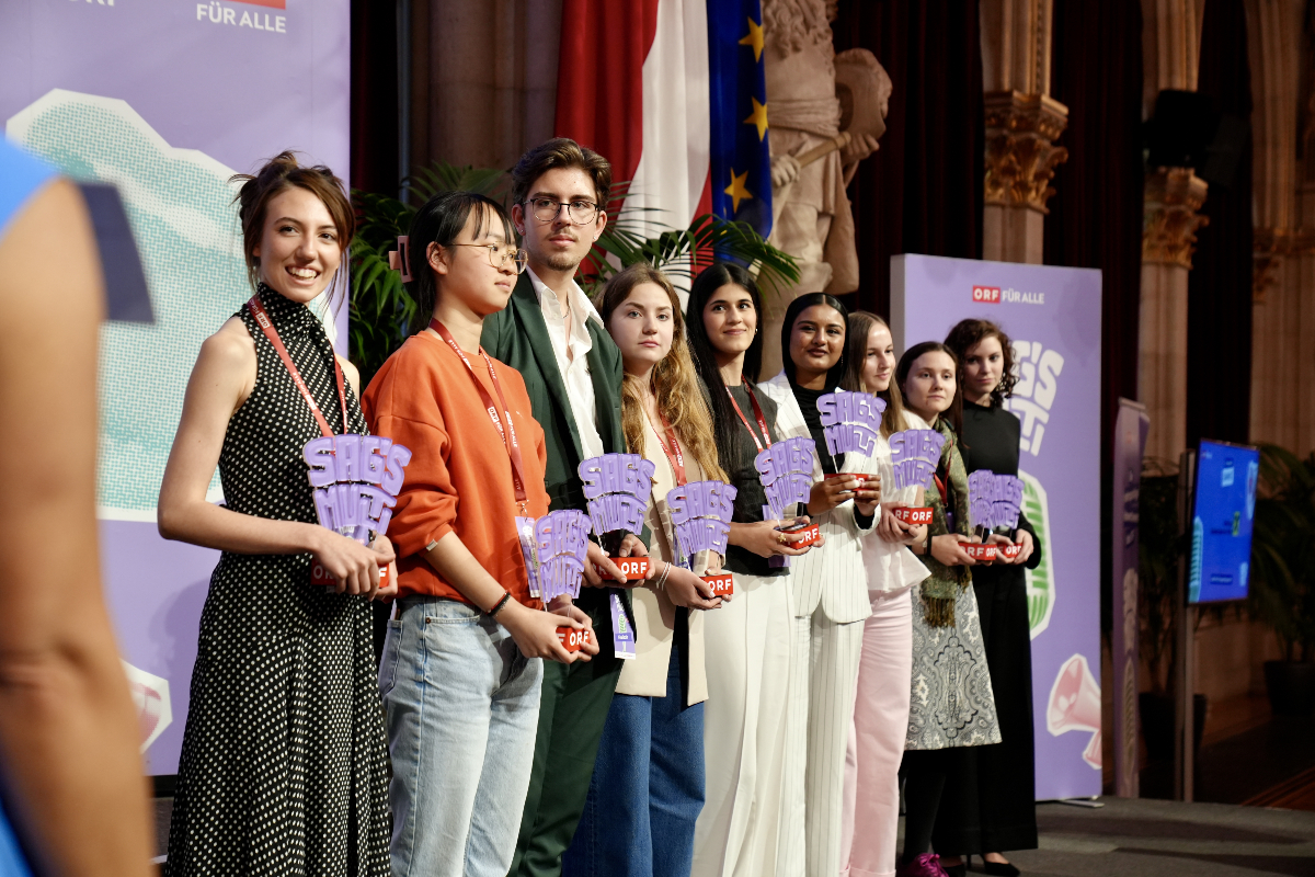 B_Emmerling's tweet image. Herzliche Gratulation an alle Gewinner:innen des mehrsprachigen Redewettbewerbs SAG’S MULTI! 💬
Mit eurer Leidenschaft, eurem Mut und eurer Mehrsprachigkeit zeigt ihr eindrucksvoll, wie vielfältig, stark und zukunftsorientiert unsere Stadt ist.