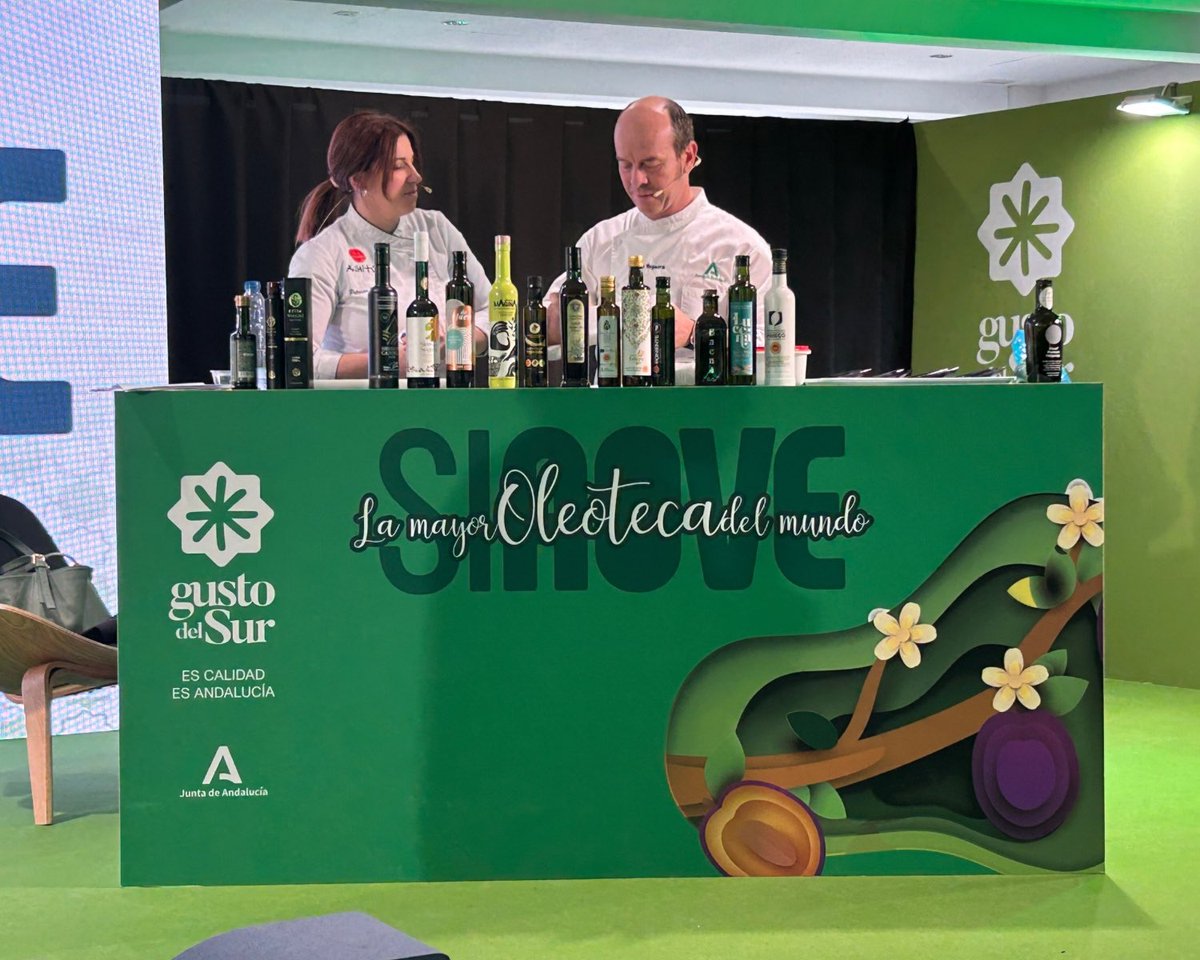 En #Expoliva celebramos el arte de fusionar culturas a través de la gastronomía. La delicadeza de la cocina oriental se encuentra con la intensidad de la tradición española en una combinación única… y el protagonista es nuestro AOVE.
⬇️