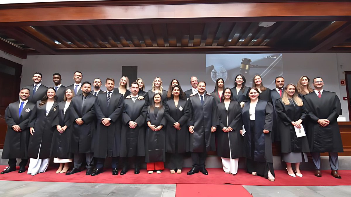 AbogaciaCanaria's tweet photo. El Ilustre Colegio de Abogados de Las Palmas la Jura o Promesa de Nuevos Letrados y Letradas y entrega de medallas a los 25 y 50 años de profesión. Al acto ha asistido el Presidente de @AbogaciaCanaria @juanantonioica ⛲️ #ICALP 🔗 https://t.co/KpqZixkL0K ⚖️ 🏛️ https://t.co/lcZcIF4cbU