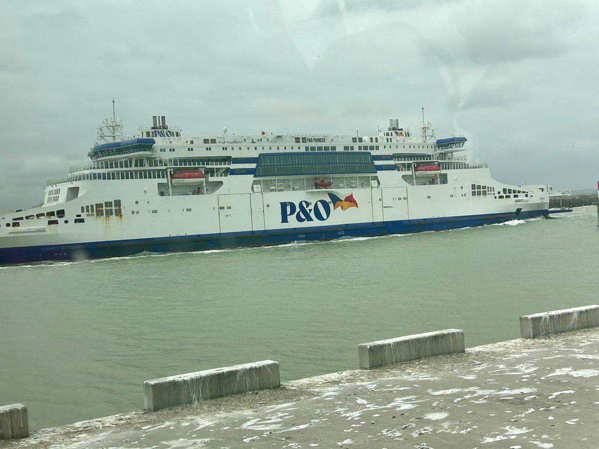 Cette semaine la commission transport s'est tenue au port de Calais, l'occasion de visiter les infrastructures récentes de l'extension du port, de la capitainerie à la digue, mais aussi de parler de transition énergétique et de l'avenir des filières maritimes. <a href="/HeloiseDhalluin/">Héloïse Dhalluin</a>