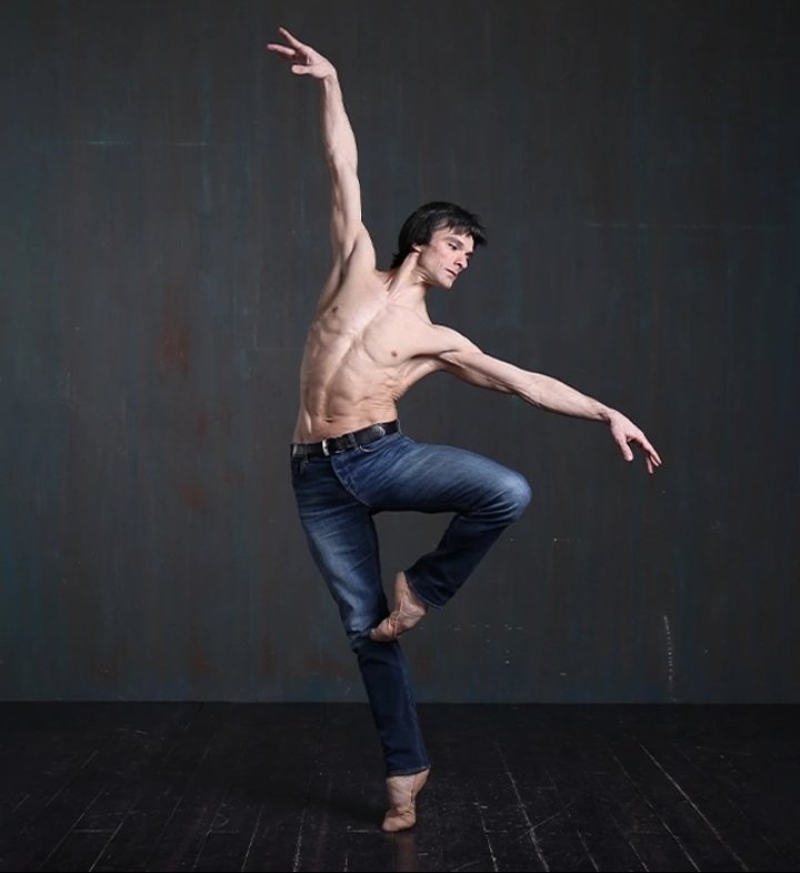 Сегодня на сцене Музыкального театра им. К.С. Станиславского и Вл.И. Немировича-Данченко состоится Гала-концерт, посвящённый юбилею премьера и педагога-репетитора балетной труппы Музыкального театра Георги Смилевски.