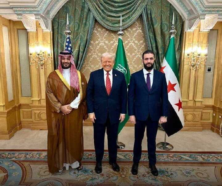 jsph_86's tweet photo. وقتی توی رزومه ام نوشته بودم "سابقه کار با تیم بین المللی توسعه نرم افزار" : https://t.co/nRVhGWnipo