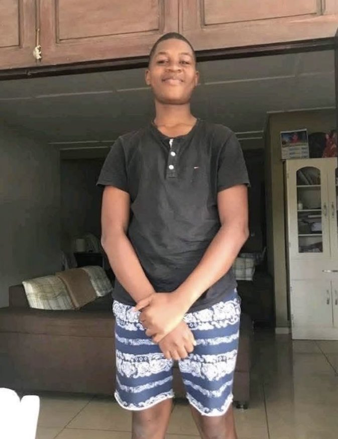lemedia100filtr's tweet image. 🚨🇨🇮 Disparition !

Nous sommes à la recherche de Paul-Rayan, 17 ans, élève à l’ISCA d’Adjamé. Il réside à la cité Fairmont.

Il a quitté le domicile il y a 2 jours, et depuis, sa destination reste inconnue.

📞 Si vous avez des informations, merci de contacter la gendarmerie ou…