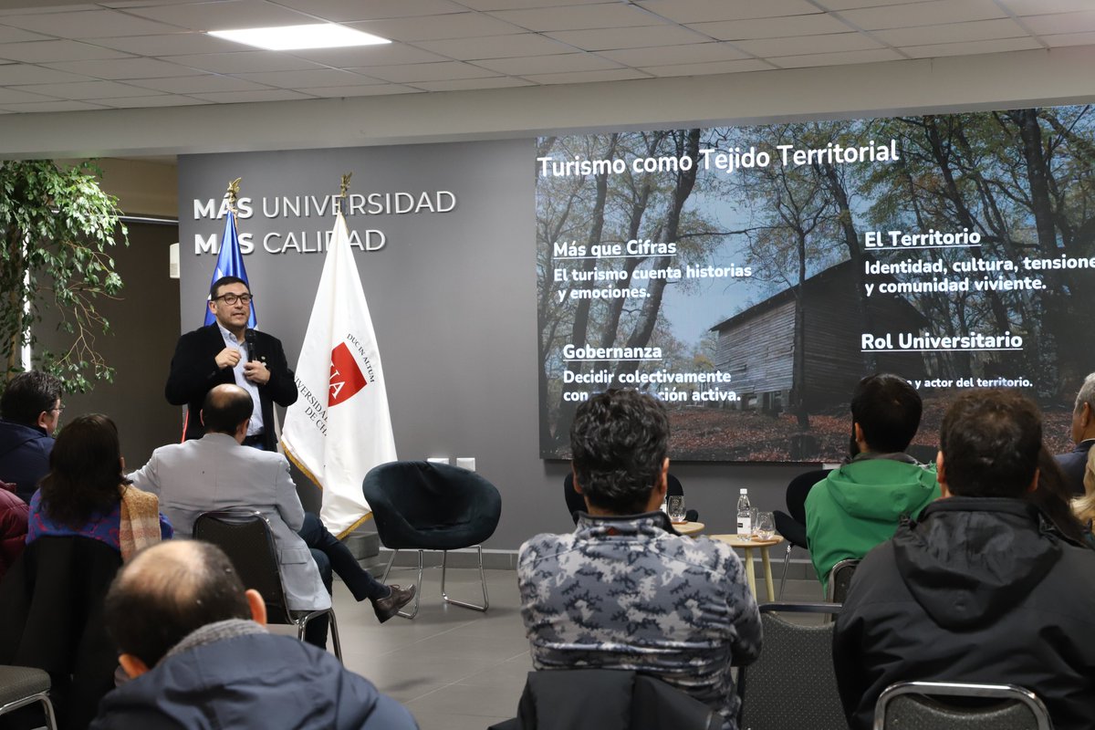 El seminario “Turismo Inteligente en La Araucanía” superó todas las expectativas🙌
Gracias a Gonzalo La Rosa por su conferencia y a estudiantes y actores del turismo por su activa participación.
¡Ya somos parte de la Red Iberoamericana de Destinos Turísticos Inteligentes!