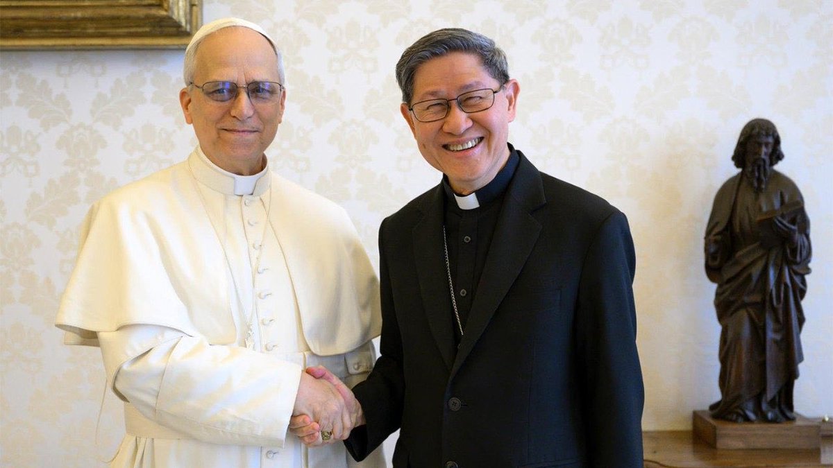 roccopalmo's tweet photo. After 3 days of private audiences, it appears Leo’s keeping Francis’ relaxed dress-code (house cassock optional) for Apartment visitors.

Per custom for Fridays, Pope received DDF Prefect Card Tucho today; the weekly Aud for Dicastery for Bishops (to approve nods) is Saturday AM. https://t.co/k8ZSwKl806