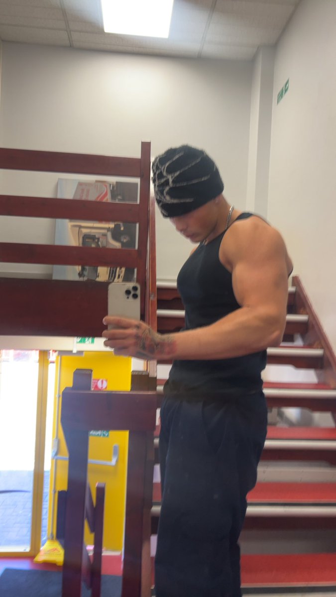 unlockt.me/v/bc123c2266
Wanna see what’s underneath these clothes