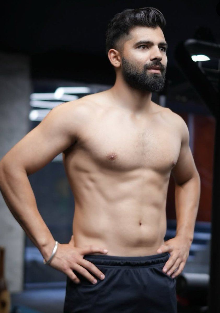 shreyas_declan👅 tweet media