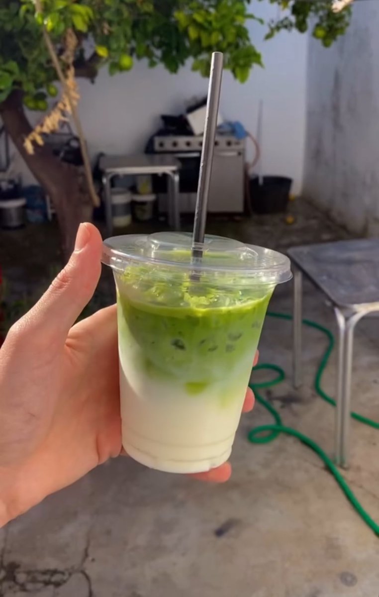 alebruyer's tweet photo. Hace un mes abrí mi propio bar, y creo que le estoy cogiendo el gusto a preparar bebidas :)) ☕️🍵 https://t.co/avssrAXW1V