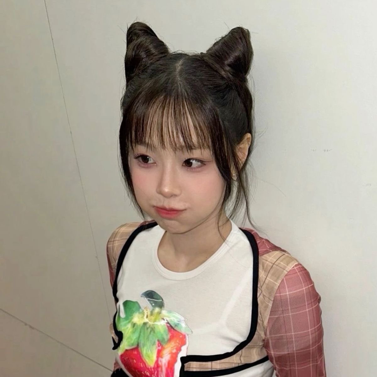 aaesap's tweet photo. tina hear me out.. kitty space buns 🙂‍↕️🪐🐈‍⬛ https://t.co/IghRE8G1N5