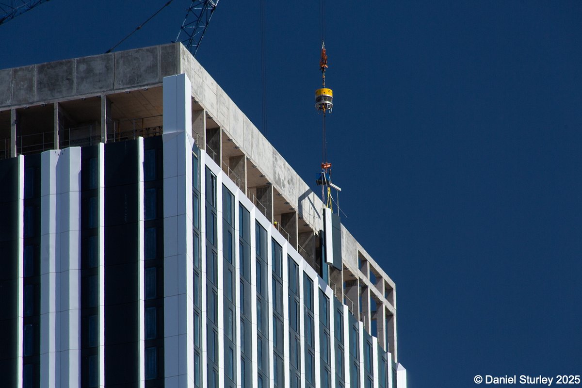 #Birmingham UK, final #architectural details have started installation on the #construction of One Eastside with top floor windows above a horizontal line and different shaped top corners 😀
#BirminghamWeAre #Architecture #AllStyles 
#SkyScraperTwo 
#Photography