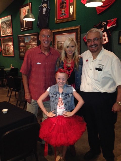⁦<a href="/CoachJimmyDykes/">Jimmy Dykes</a>⁩ great memory from 2014 at ⁦<a href="/TheCatfishHole/">Catfish Hole</a>⁩ with y’all and Mr. Pat! 🥰