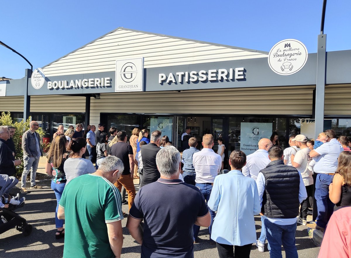 dumaschristine1's tweet photo. 🥮 Très heureuse d’avoir inauguré la boulangerie-pâtisserie Grandjean à Bourg-sur-Gironde en tant que suppléante d’@diaz_edwige.
👏 Bravo à Adeline et Rémi pour leur passion et leur travail remarquable !
#BourgSurGironde #ArtisanatFrançais #RN https://t.co/pIv1aHDIz0