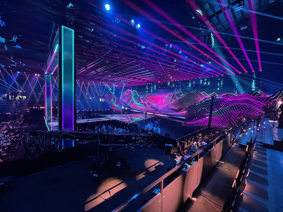 EwigErik's tweet photo. First time at #Eurovision.
Just crazy🙌🏻

#Eurovision2025 https://t.co/3yXLLHz5w8
