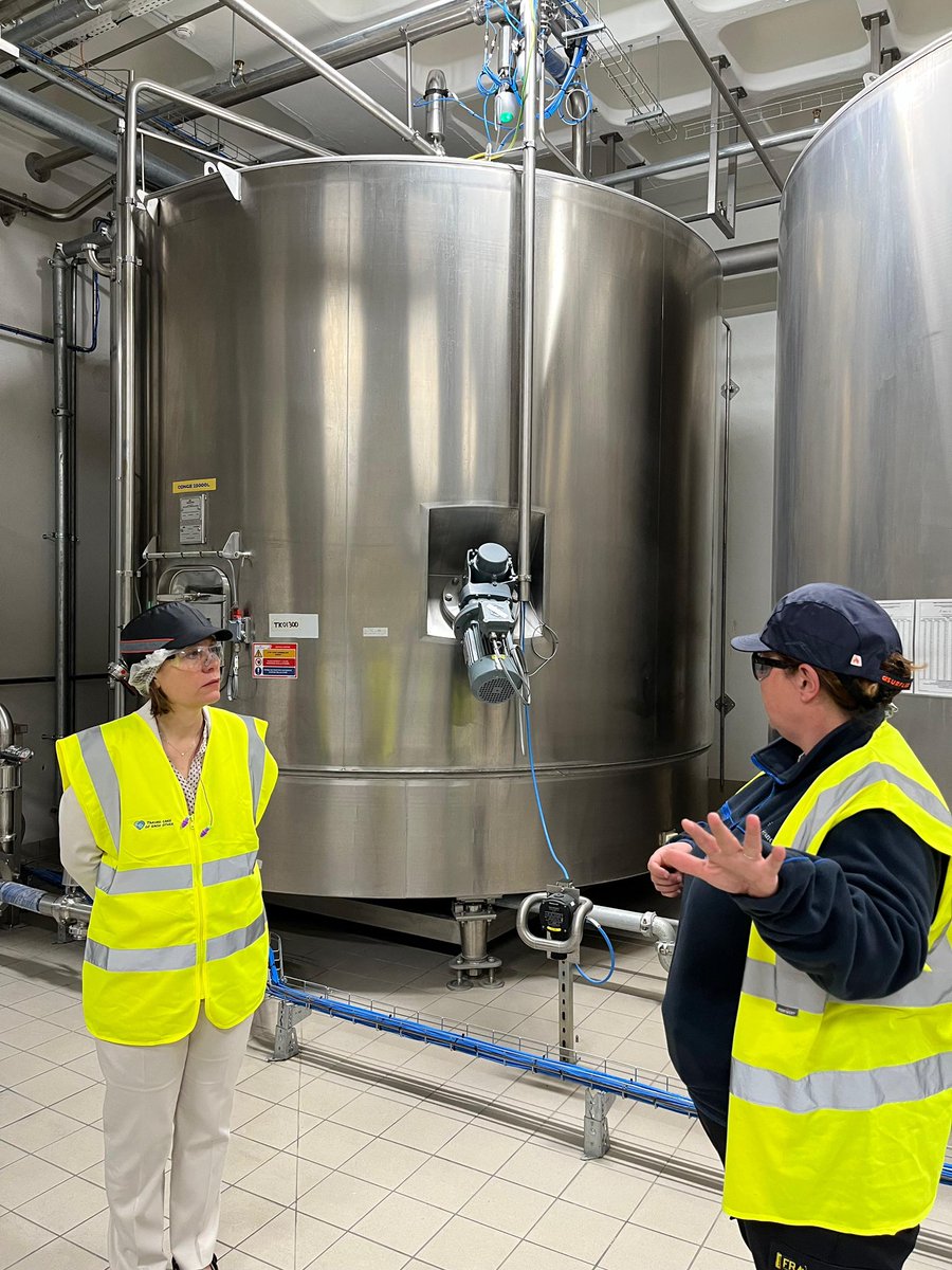 A_Linkenheld's tweet image. #Vendeville 
Visite sur l’un des principaux sites du groupe @Pernod_Ricard , n2 mondial des spiritueux, pour y évoquer la consommation responsable, la situation économique nationale et les impacts sur certains produits 🇫🇷 des récentes mesures protectionnistes 🇺🇸🇨🇳
#avecmodération