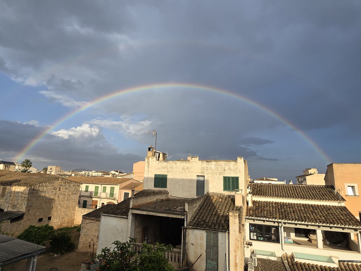 rollospillo's tweet photo. Arcoiris ahora mismo llucmajor pueblo https://t.co/blml7TZ6xL