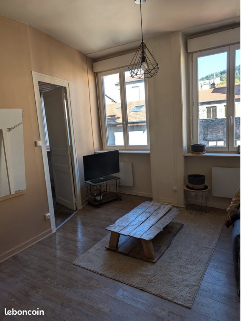 simon_immonetiz's tweet image. Tom m'a envoyé l'annonce de ce 31m2 à Saint-Etienne au prix de 51.000€.

J'analyse cette annonce comme si j'allais investir :

Rentabilité - Loyer - Impôts - Cash-flow

🤝 Est-ce une bonne affaire ?

Je te décortique tout. ⤵️