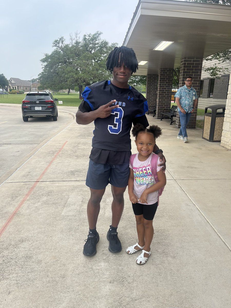 Georgetown Football (@gteaglefootball) on Twitter photo Thanks for having us on your campus this morning! Always great to see future <a href="/GeorgetownHS/">Georgetown HS</a> Eagles! #EFND <a href="/CooperCougs/">Cooper Elementary</a> <a href="/frostpolarbears/">Frost Polar Bears</a> <a href="/rayemccoygisd/">McCoy Elementary</a> <a href="/Village_Elem/">Village Elementary</a> <a href="/ElementaryFord/">FordElementary</a> <a href="/CoachGriffGHS/">Chuck Griffin</a> <a href="/Mr_B_Johnson/">Brian Johnson</a> Thanks for having us on your campus this morning! Always great to see future <a href="/GeorgetownHS/">Georgetown HS</a> Eagles! #EFND <a href="/CooperCougs/">Cooper Elementary</a> <a href="/frostpolarbears/">Frost Polar Bears</a> <a href="/rayemccoygisd/">McCoy Elementary</a> <a href="/Village_Elem/">Village Elementary</a> <a href="/ElementaryFord/">FordElementary</a> <a href="/CoachGriffGHS/">Chuck Griffin</a> <a href="/Mr_B_Johnson/">Brian Johnson</a>