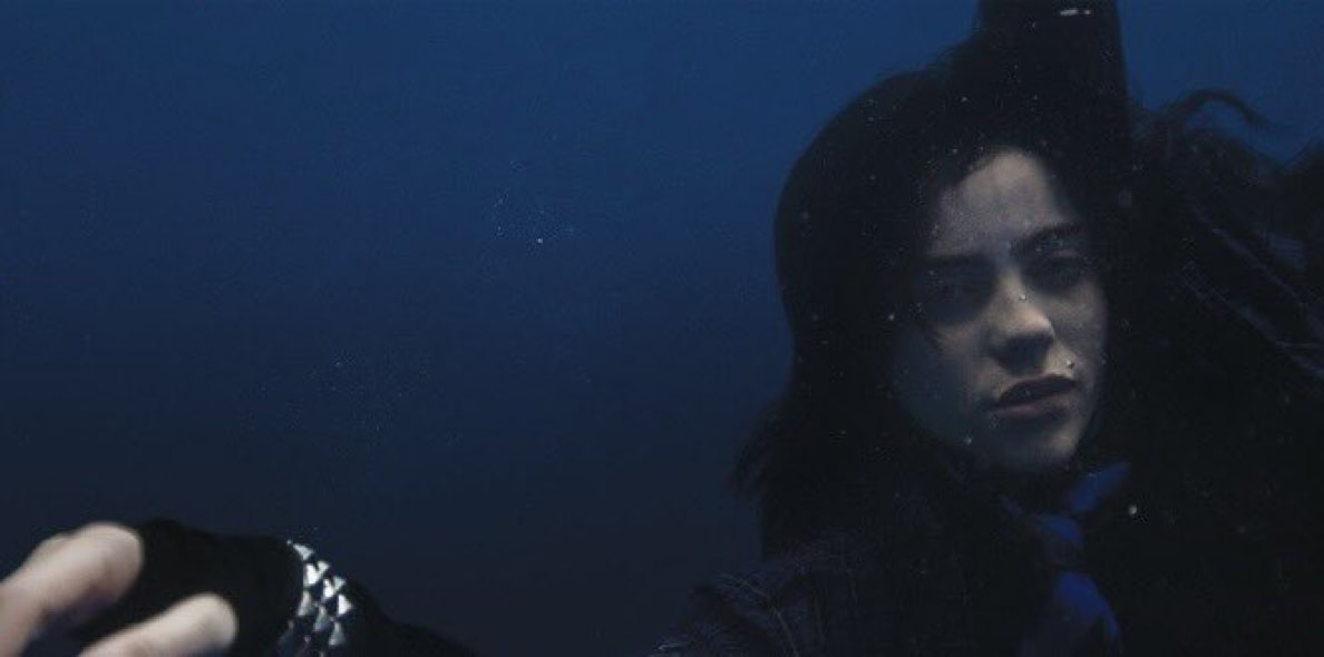 - صورة من فوتوشوت غلاف الألبوم "HIT ME HARD AND SOFT" ⭐️