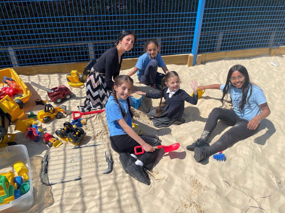 NelsonPriSchool's tweet photo. Our KS1 Outdoor Play and Learning (OPAL) Stay and Play session was a blast! It started with an informative session for parents, followed by a delicious lunch shared with their children. Then, it was time to get outside and have some fun! https://t.co/cQbCATm9Xx