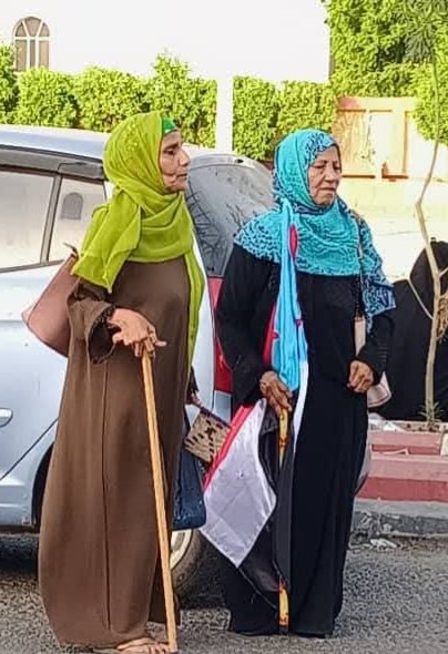 #عدن 
للقابعون هنااااك...ألا تخجلكم هذه الصورة؟