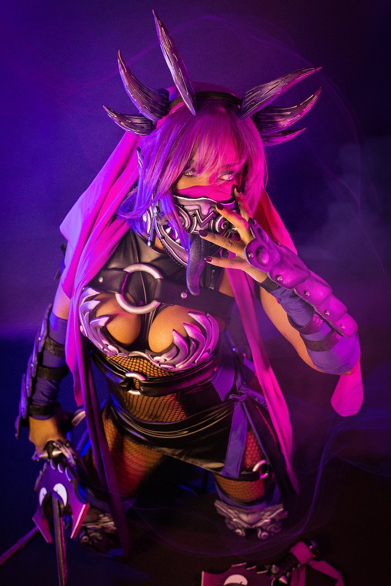 I'm the monster under your bed 😈💜

#hauntercosplay