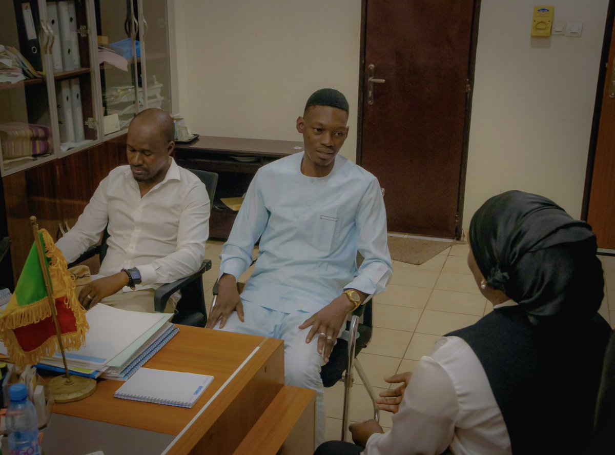 Officiellement remise du trophée à Mariam Modibo Tandina, lauréate en Leadership organisationnel et communautaire. Une femme d’impact, engagée pour un Mali meilleur.
#PrixAouaKeïta #LeadMagazine #SWEDD #LeadershipFéminin
<a href="/MaliSwedd/">SWEDD MALI</a> <a href="/mijo_tandina/">Mariam Modibo Tandina</a> @AmbCanMal