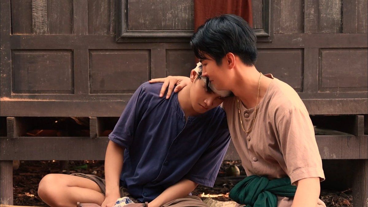 hubboyslove's tweet photo. 🚨 ESTREOU! O 1° EP de #LoyKaewFirstLove já está disponível no YouTube! https://t.co/KEEWipKnn3

Loy e Kaew, dois amigos de infância, se apaixonam, mas o amor deles é ameaçado por mulheres que disputam o carinho de Loy. https://t.co/ynpQiGW2D8