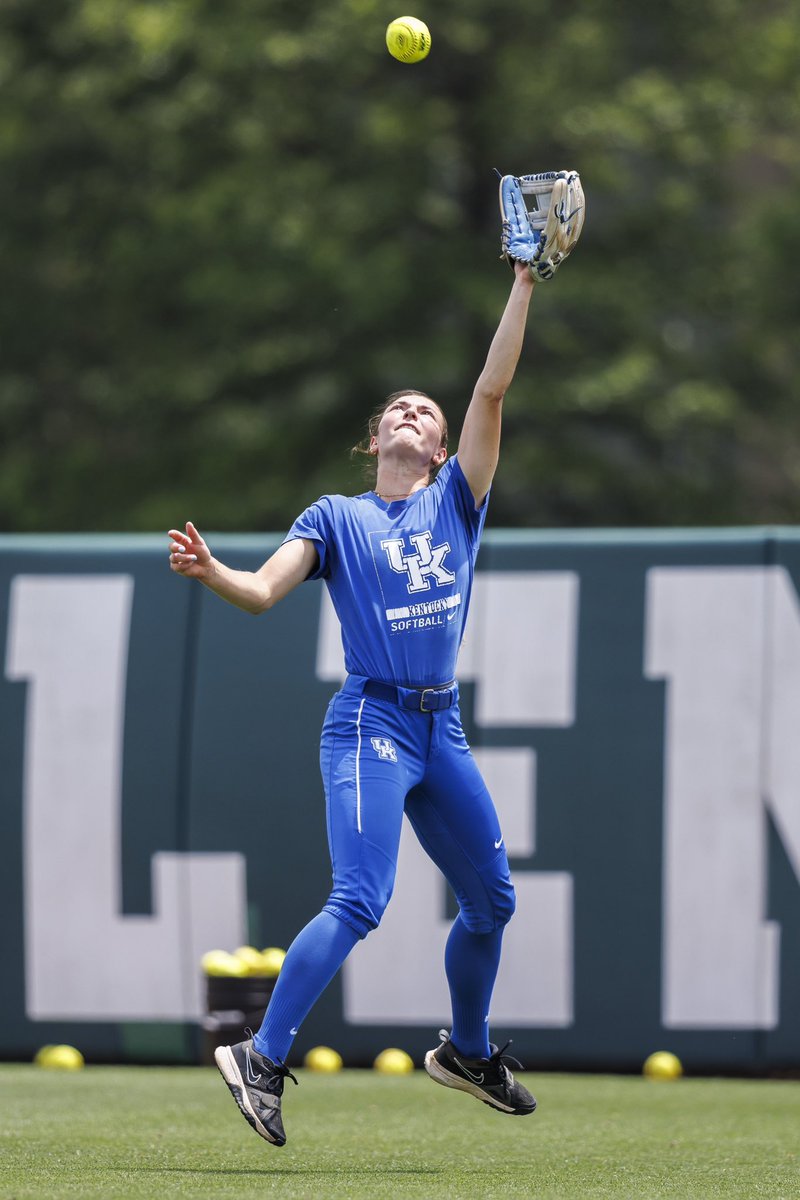 UKAthletics's tweet image. BBN, wish good luck to @UKsoftball as they compete in the NCAA Clemson Regional today! 😼