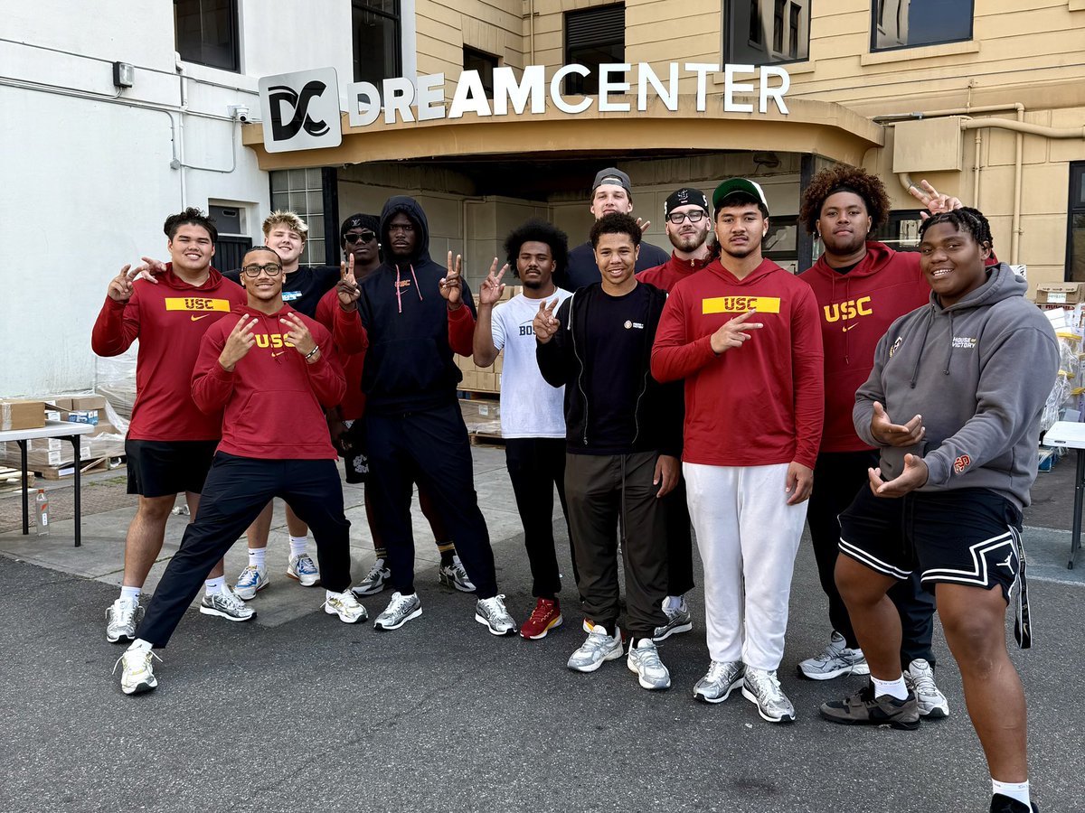 House of Victory (@houseof_victory) on Twitter photo WOW 🥹🫶 Our hearts are FULL after a series of incredible engagements with the <a href="/LADreamCenter/">The Dream Center</a> that included:
✌️60+ athletes across 4 sports
🥪2,500+ lunches served
🫧760+ visitors supplied with non-perishables & personal hygiene supplies
Read more here: houseofvictory.com/blogs/news/hou… WOW 🥹🫶 Our hearts are FULL after a series of incredible engagements with the <a href="/LADreamCenter/">The Dream Center</a> that included:
✌️60+ athletes across 4 sports
🥪2,500+ lunches served
🫧760+ visitors supplied with non-perishables & personal hygiene supplies
Read more here: houseofvictory.com/blogs/news/hou…