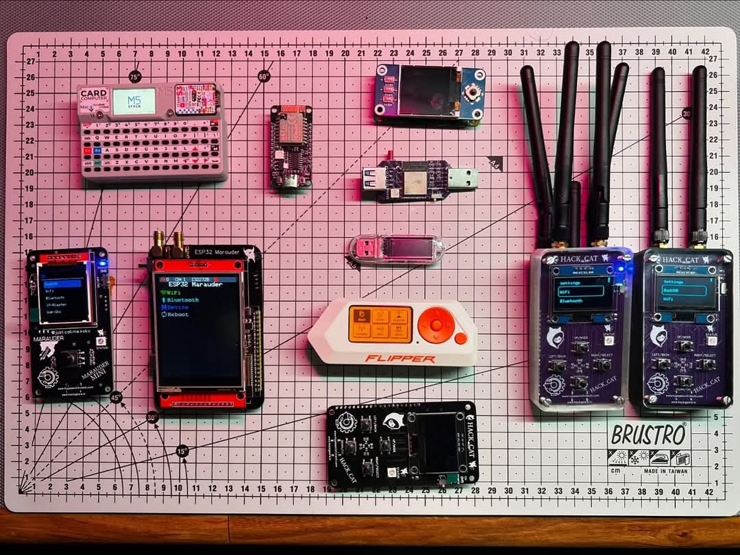 Anastasis_King's tweet image. 🔥 Ultimate Hacker &amp;amp; Pentesting Setup – Wi-Fi, Bluetooth &amp;amp; RF Exploitation Arsenal! 🚀

#HackerTools #Pentesting #CyberSecurity #WiFiHacking #FlipperZero #ESP32 #HackCat