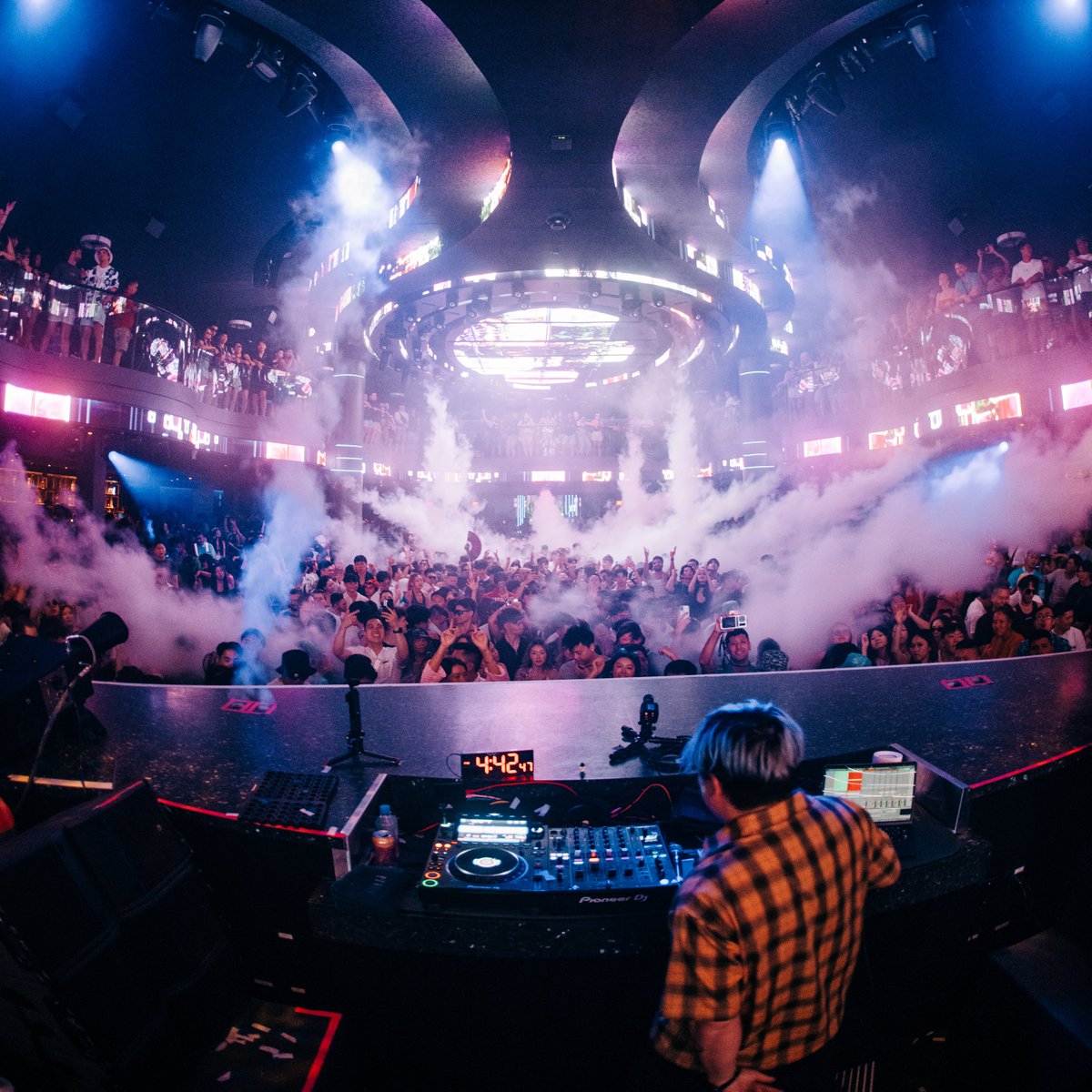 VEGAS 💫

short and sweet trip for ya boy but hope everyone has an amazing EDC weekend!! 

hope to catch yall there next year ❤️