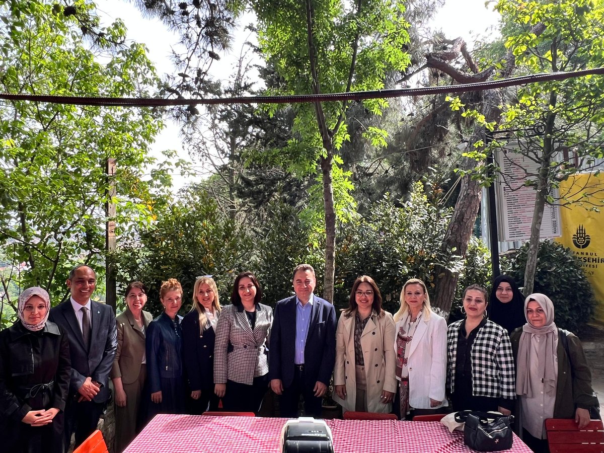 Bugün,Genel Başkanımız Sn.Ali Babacan, Milletvekillerimiz, GMYK Üyelerimiz,İl Başkanımız Sn.Ali Hakanoğlu ve Teşkilat  üyelerimizle Eyüp Sultan da esnaf ziyaretleri yaptık.
<a href="/alibabacan/">Ali Babacan</a>
<a href="/hasankaraltr/">Hasan Karal</a> 
<a href="/elifesendeva/">Elif Esen</a> 
<a href="/zeynep_sudan/">Zeynep Sudan</a> 
<a href="/Mustafa1yilmaz/">Mustafa Yılmaz</a> <a href="/istanbuldadeva/">DEVA Partisi İstanbul</a> 
<a href="/A_HakanAgaoglu/">Ali Hakan Ağaoğlu</a>