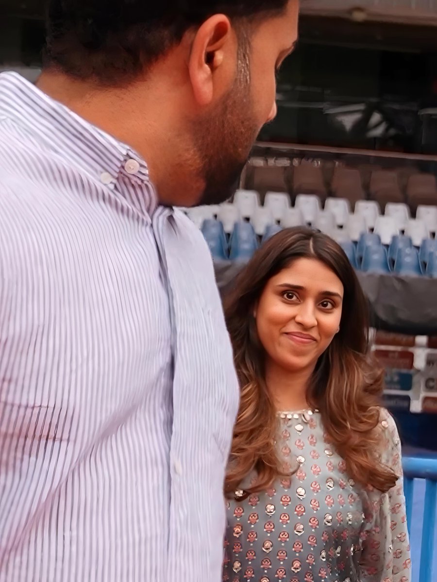 rushiii_12's tweet photo. The way Ritika bhabhi looking at Rohit Sharma.🥹❤️ https://t.co/3y20xkWbtl