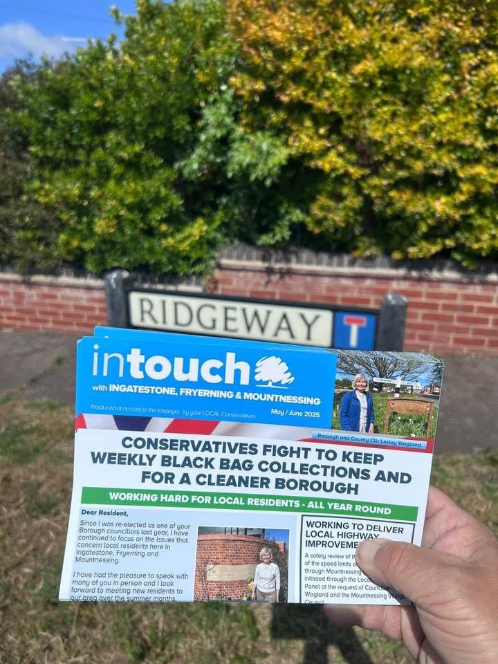 BwdOngarTories's tweet photo. Some of our campaign team were out across Ingatestone, Fryerning and Mountnessing earlier today led by Borough and County Cllr @LesleyWagland delivering our InTouch newsletter to local residents. #Conservatives #Ingatestone #Mountnessing #Fryerning https://t.co/SNdWnRR6fQ