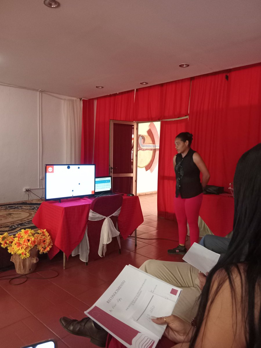 En plenaria para el análisis de los resultados del Proceso de Formación de la carrera de Ing de Minas de la <a href="/UniversidadMoa/">Universidad de Moa Dr. Antonio Núñez Jiménez</a> se evidencian indicadores que la Acreditan de Excelencia, también se reconocen a los mejores estudiantes 
<a href="/WalterBG_MES/">Walter Baluja García</a> <a href="/AlietLam/">Aliet Lamorú Reyes</a> <a href="/yurisley_valdes/">Yurisley Valdes Mariño</a>