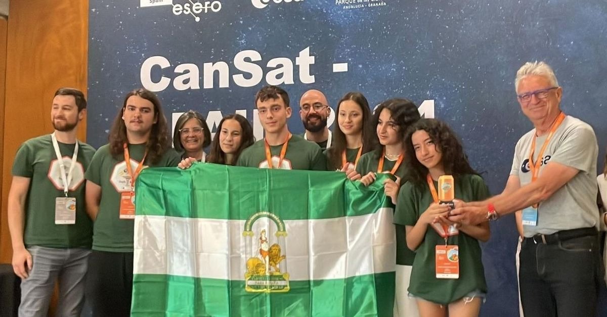 Son andaluces y han superado a 700 equipos para ganar con un minisatélite hecho por ellos el #Cansat2025, que promueve la <a href="/esa/">European Space Agency</a>.

¡Enhorabuena al <a href="/IesSantodomingo/">iesSantodomingo</a> de El Puerto de Santa María por situar a #Andalucía en lo más alto de la ciencia educativa en España!

#TalentoAndaluz