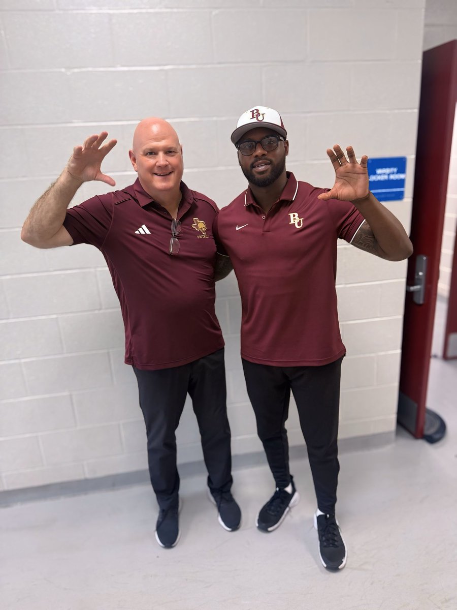 United Timberwolves 🏈 (@bmtunitedftbl) on Twitter photo Happy Friday 🙌🏾
Big thank you to <a href="/Bdpeveto/">Bradley Dale Peveto</a> , Co-Defensive Coordinator at Texas State, for stopping by to recruit our guys. Always special when someone with 409 roots comes back through.
Eat ’Em Up, Cats! 🐾
#GoBobcats #FindAWay #RecruitBU Happy Friday 🙌🏾
Big thank you to <a href="/Bdpeveto/">Bradley Dale Peveto</a> , Co-Defensive Coordinator at Texas State, for stopping by to recruit our guys. Always special when someone with 409 roots comes back through.
Eat ’Em Up, Cats! 🐾
#GoBobcats #FindAWay #RecruitBU