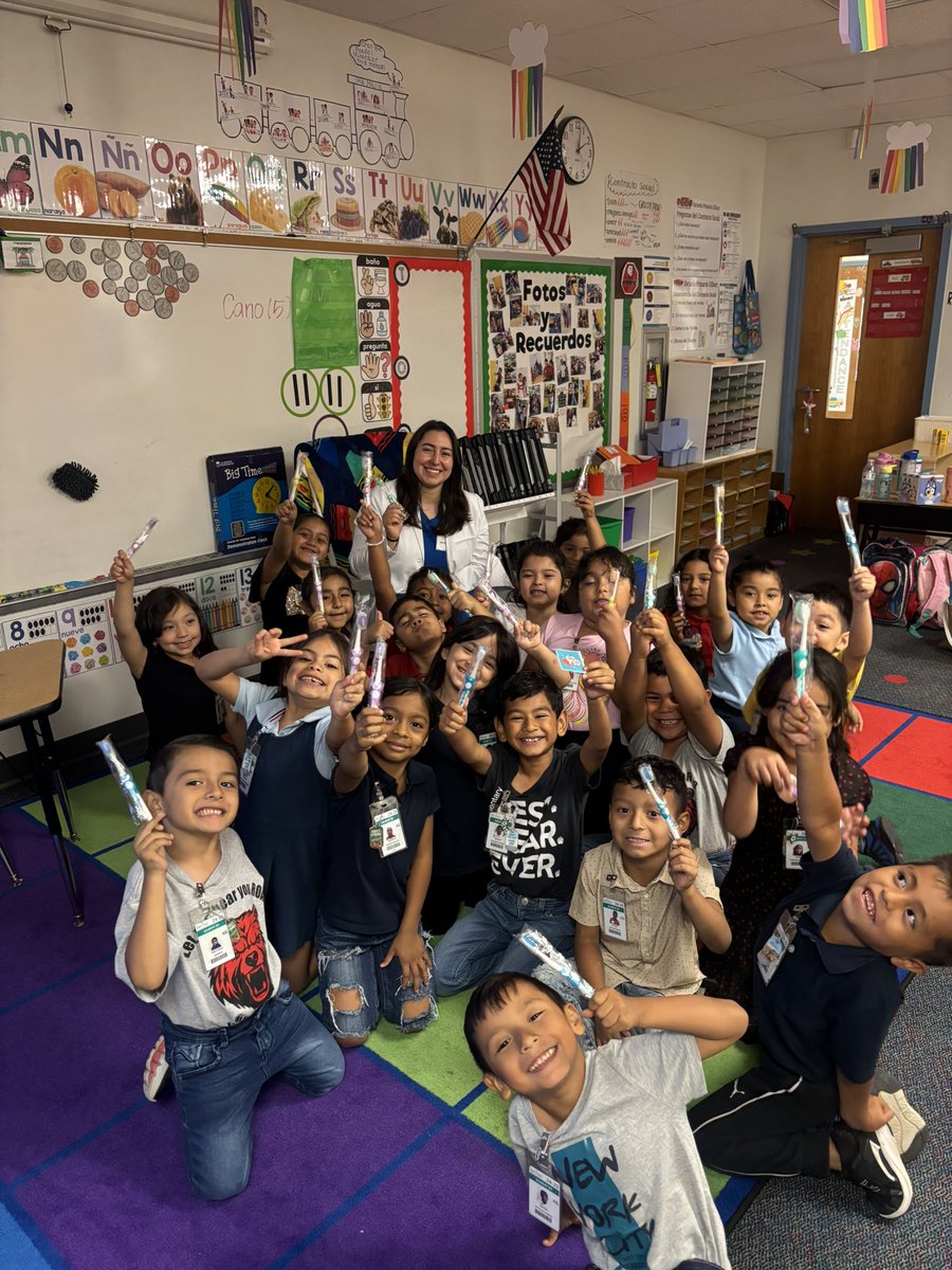 misscano022's tweet photo. We’re having Career Day at @fmgilbert today!

And a Dentist stop by!😊

HUGE thank you to my sissy in law who stopped by to remind my students about dental hygiene 🩵🦷🪥 https://t.co/lKMYGEnBiT