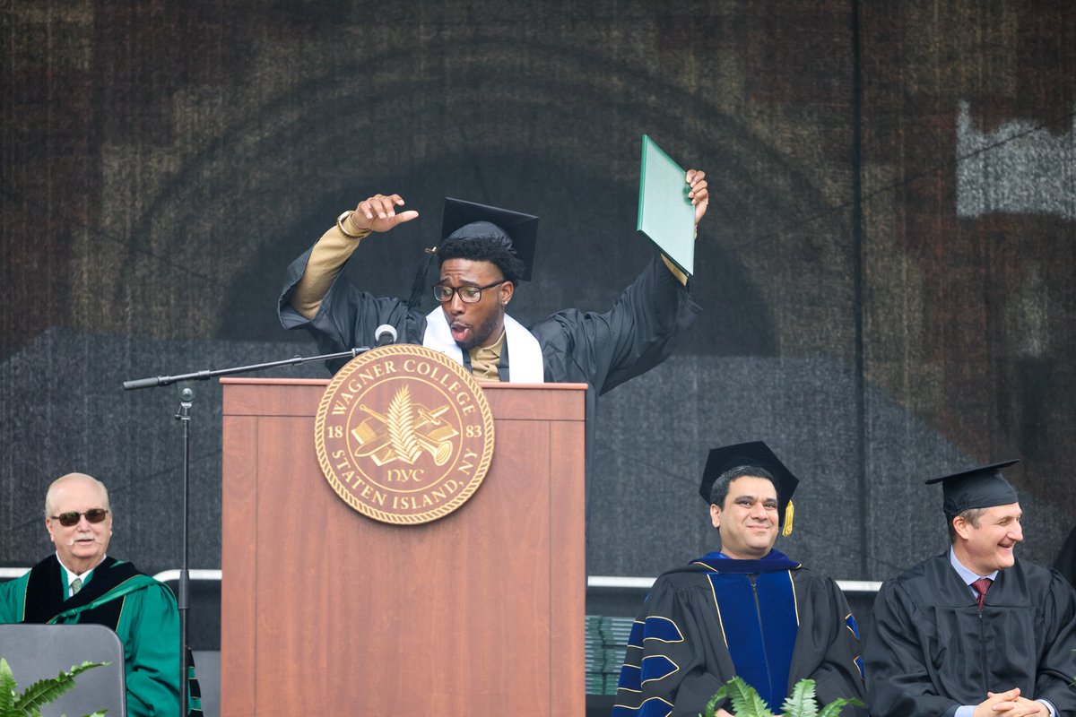 WagnerAthletics's tweet photo. WE DID ITTTTT!!!🗣️🎓
#WagnerGrad | #LetsFly https://t.co/NUsV4a5f32