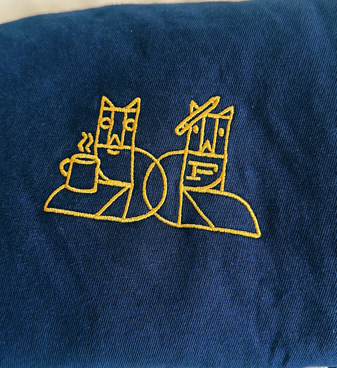 danni_osborne_'s tweet photo. Leaving Dublin with a full heart and these little guys in my bag 🦊 https://t.co/cqhyrKuFEp
