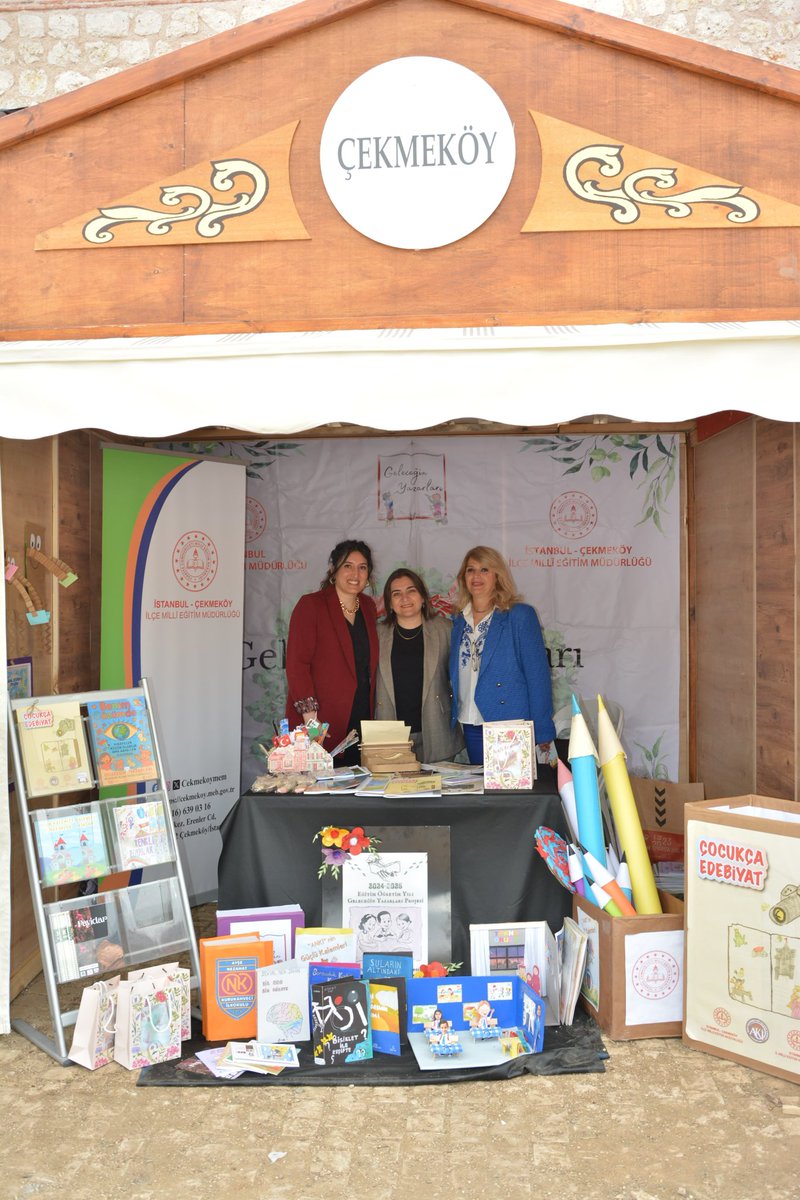 📚✨ Geleceğin Yazarları Rami’de Buluştu, Çekmeköy Genç Kalemleriyle Göz Kamaştırdı!
⠀
Edebiyata gönül veren gençlerimizin kaleminden dökülen satırlar, bu kez Türkiye'nin en büyük kütüphanelerinden biri olan Rami Kütüphanesi’nde yankılandı!
⠀
Çekmeköy İlçe Milli Eğitim