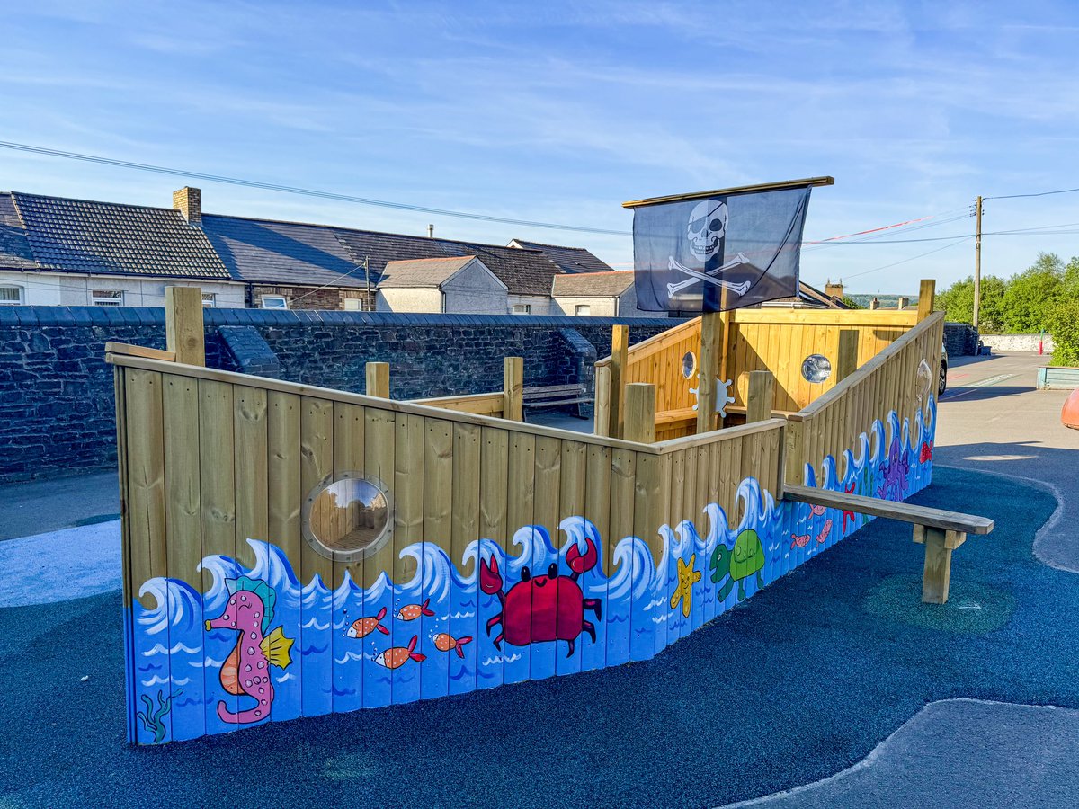 philip childs ๐ด๓ ง๓ ข๓ ท๓ ฌ๓ ณ๓ ฟ๐จ๐ฆ (@pchildsartist) on Twitter photo Painting some lovely underwater designs by the talented pupils of <a href="/pentprimary/">Pentwynmawr Primary School</a> onto a pirate ship that was created for their playground by Mike Arthur of Dynevor Landscapes. Painting some lovely underwater designs by the talented pupils of <a href="/pentprimary/">Pentwynmawr Primary School</a> onto a pirate ship that was created for their playground by Mike Arthur of Dynevor Landscapes.