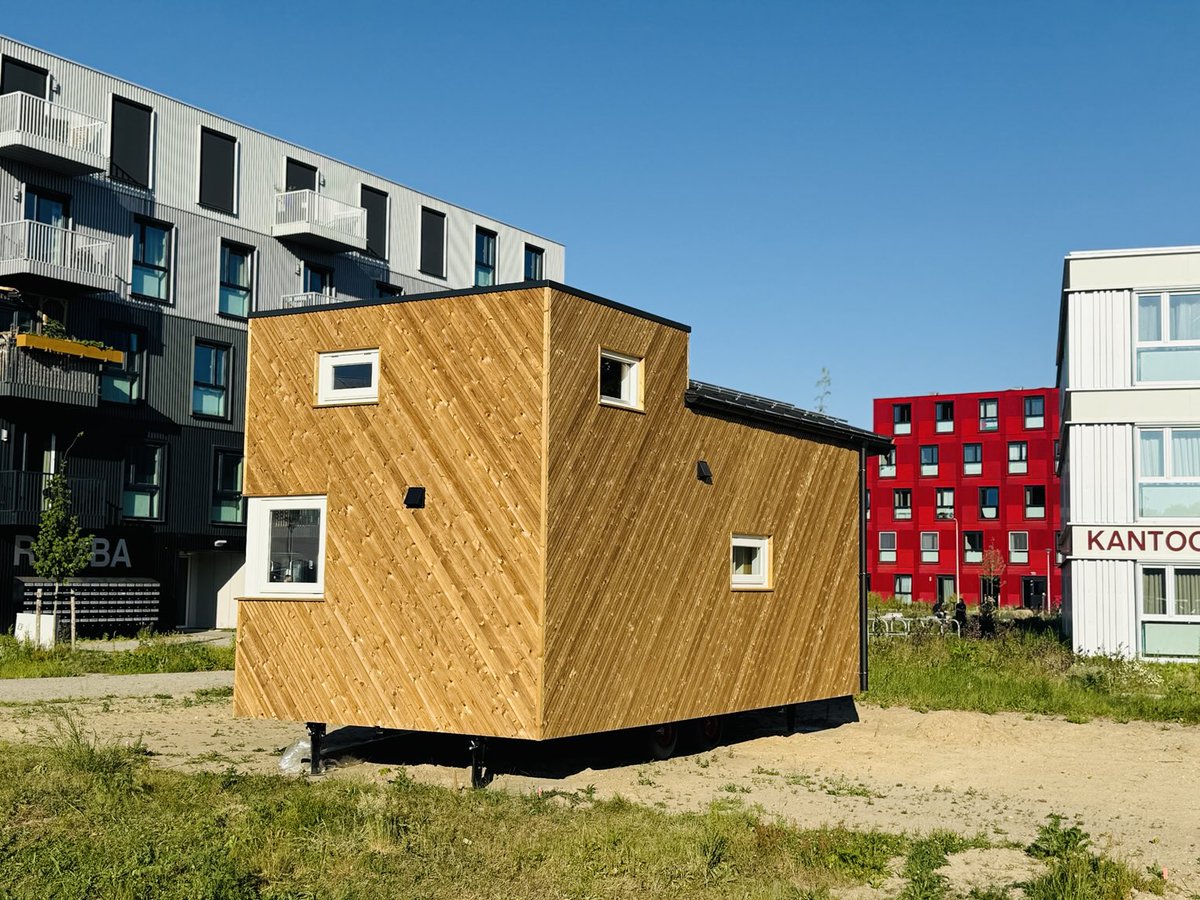 Brandweerinzet bij containerwoningen achter de Nieuwe Dukenburgseweg