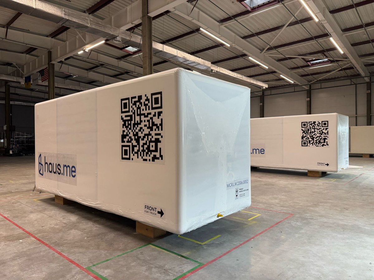 HausMicro's tweet photo. Wrapped #microhaus units ready for delivery 🏡📦

#hausme #prefab #adu #innovation #greentech #smarthome https://t.co/D3pINu5Ao9
