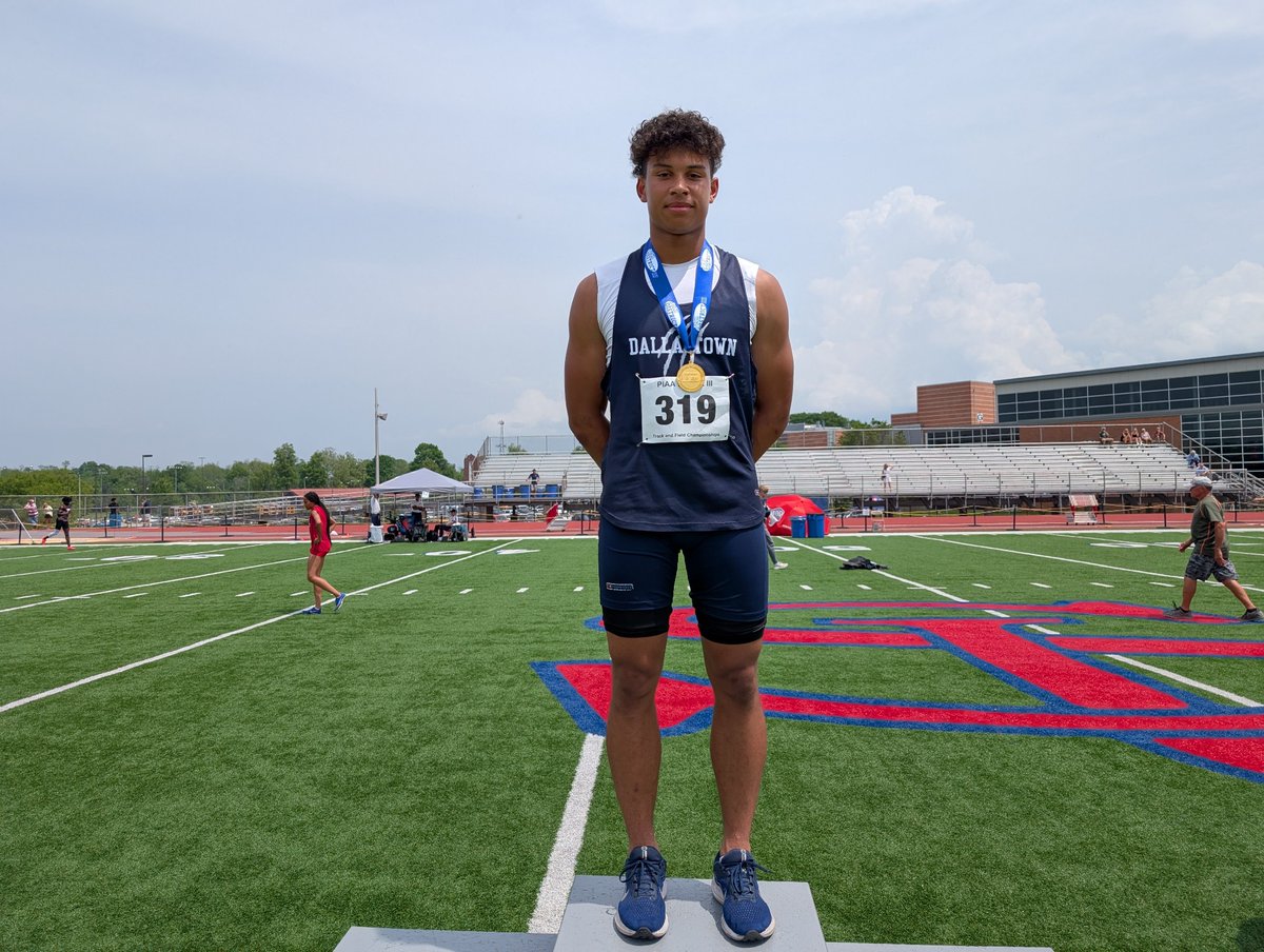 piaadistrict3's tweet photo. PIAA District III Class 3A boys high jump champ is Jalen Cook Dallastown https://t.co/EdEktf1XYb