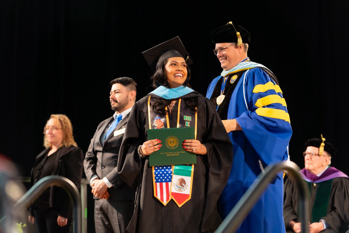 Brockport's tweet image. Class of 2025, you look so good in those caps and gowns. 💚👏🎓

Congratulations to all our graduates from the School of Education, Health, and Human Services. We are so proud of you! 🥹

#Bport2025 #Commencement
