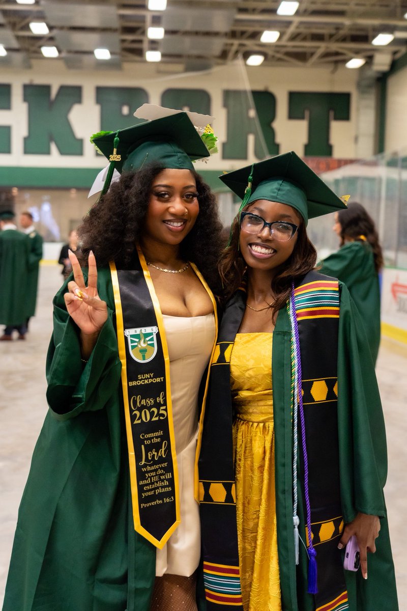 Brockport's tweet image. Class of 2025, you look so good in those caps and gowns. 💚👏🎓

Congratulations to all our graduates from the School of Education, Health, and Human Services. We are so proud of you! 🥹

#Bport2025 #Commencement