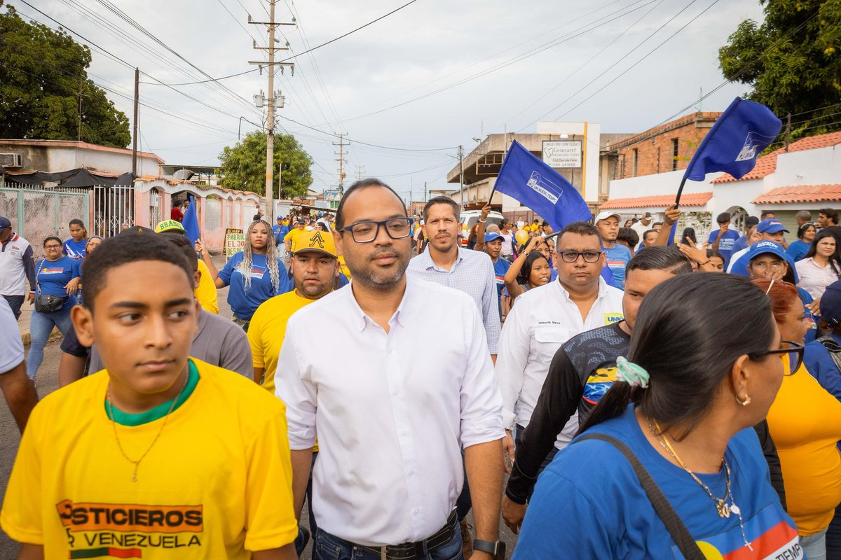 No hay cambio desde la inercia. Y nosotros estamos comprometidos con la transformación del Zulia. Por eso vamos este 25M a la reelección de <a href="/manuelrosalesg/">Manuel Rosales</a> en la gobernación. Hoy nos vemos en la 72 🙌🏾