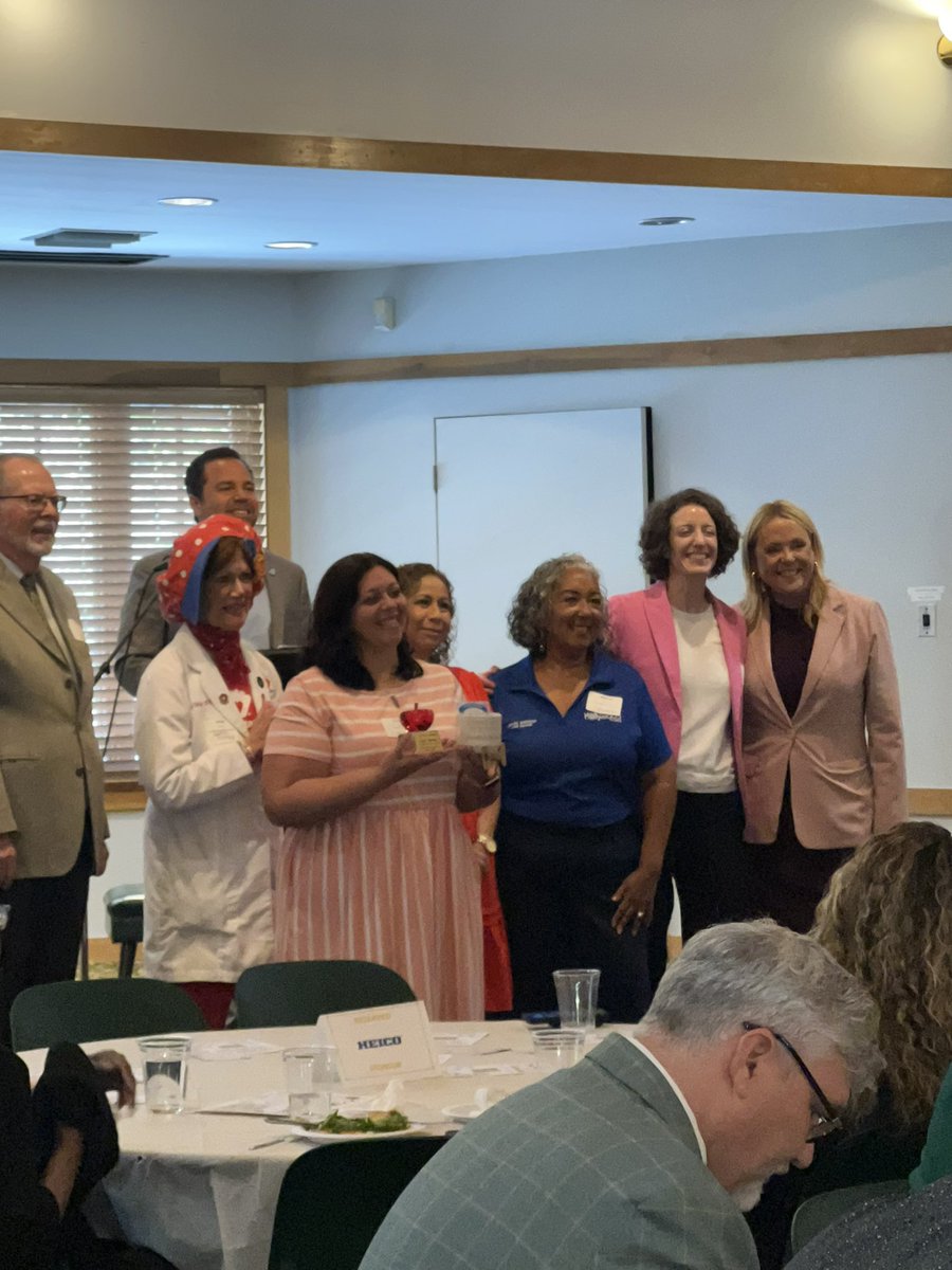 Oakridge Elementary (@oakridge_elem) on Twitter photo Thank you to the <a href="/GHollywoodCC/">Greater Hollywood Chamber of Commerce</a> for celebrating our cityās star teachers! #ToYLuncheon Thank you to the <a href="/GHollywoodCC/">Greater Hollywood Chamber of Commerce</a> for celebrating our cityās star teachers! #ToYLuncheon