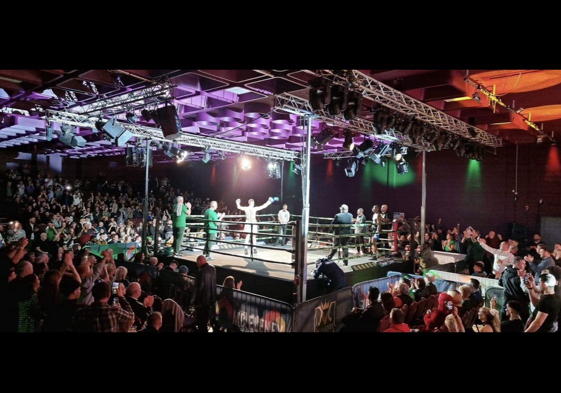 This isn’t pressure, this is a privilege 

Another main event in a historic event for Boston. This is the home of the Irish and I’m proud to carry the flag. 🇮🇪🇺🇸 

June 7th we level up. 

#thekid #teamotoole
<a href="/DSnowPxP/">David Snow</a> <a href="/Rory__Collins/">Rory Collins</a> <a href="/gufccoop/">Galway United Co-Op</a>